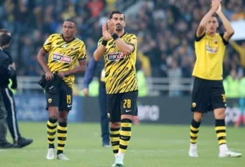 پاس گل حاج صفی در شب پیروزی پرگل آاک