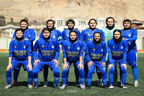 از حضور در کنار آبی پوشان لذت می برم