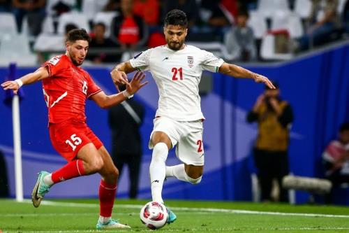 فلسطین با فوتبال، کودکان آواره را خوشحال می کند