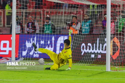شب یلدایی فوتبال ایران تراکتور کابوس پنالتی پرسپولیس را کامل کرد!