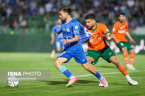 هافبک استقلال سه هفته دور از میادین