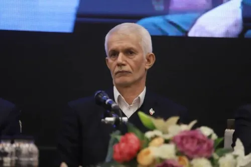 هم اکنون زمان تضعیف تیم ملی نیست