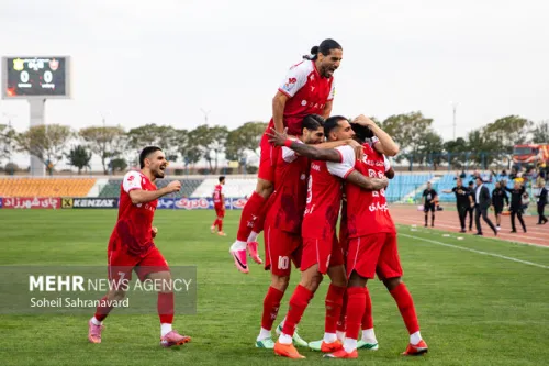 فولاد سد استواری صدرنشینی پرسپولیس سپاهان دنبال رسیدن به بیست!