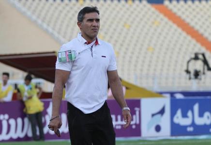 عابدزاده و استقلالی ها پشت نیمكت مدرسه