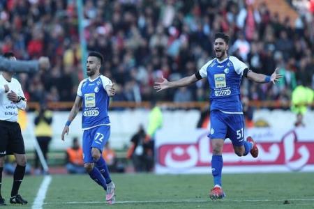 مدافع استقلال به یك قدمی پرسپولیس رسید