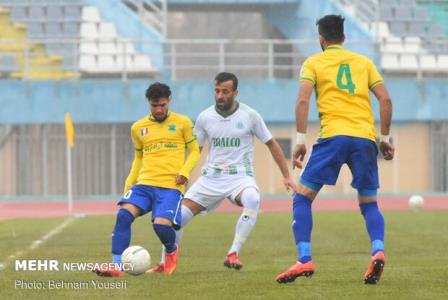 صنعت نفت بی رحم در آبادان، شكننده در خانه حریفان